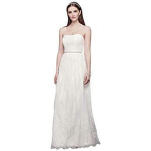 Ivory lace wedding dress